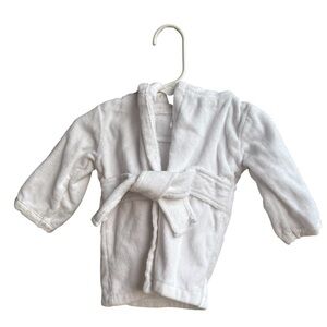 Bay gown for babies essential size:0-9 months